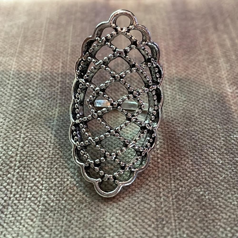 Silver Lace Elongated Diamond Shaped Ring Size 6.5
